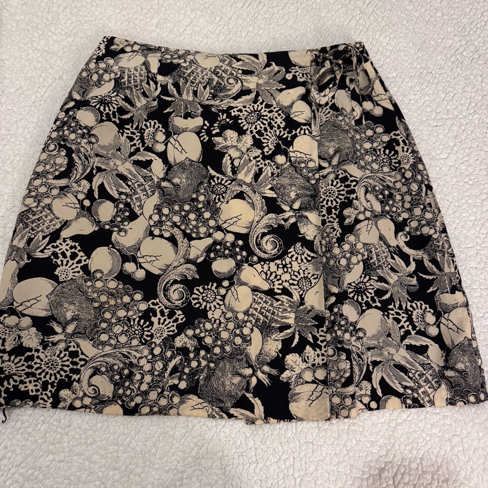Vintage design by Pat Argenti 100% Silk Lined Skirt Size 12 Funky Fruit Print